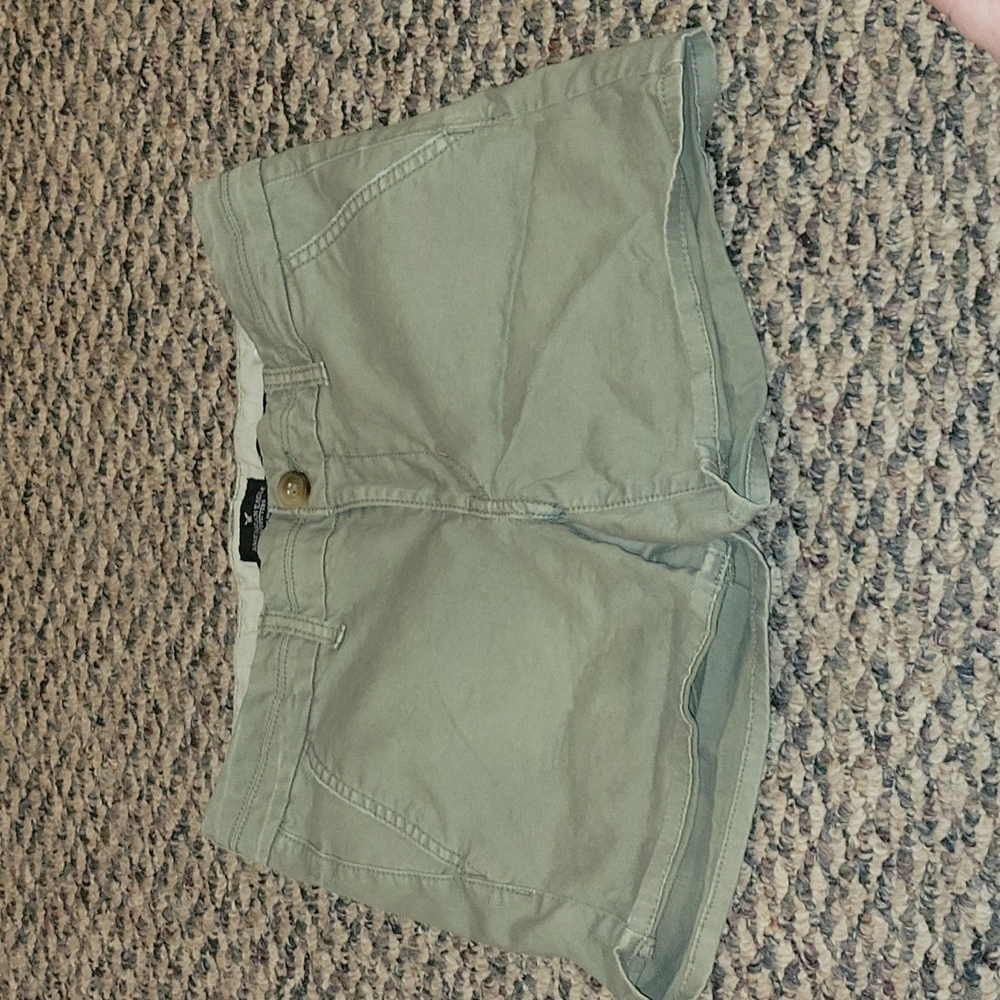 American Eagle Green khaki midi shorts size 4